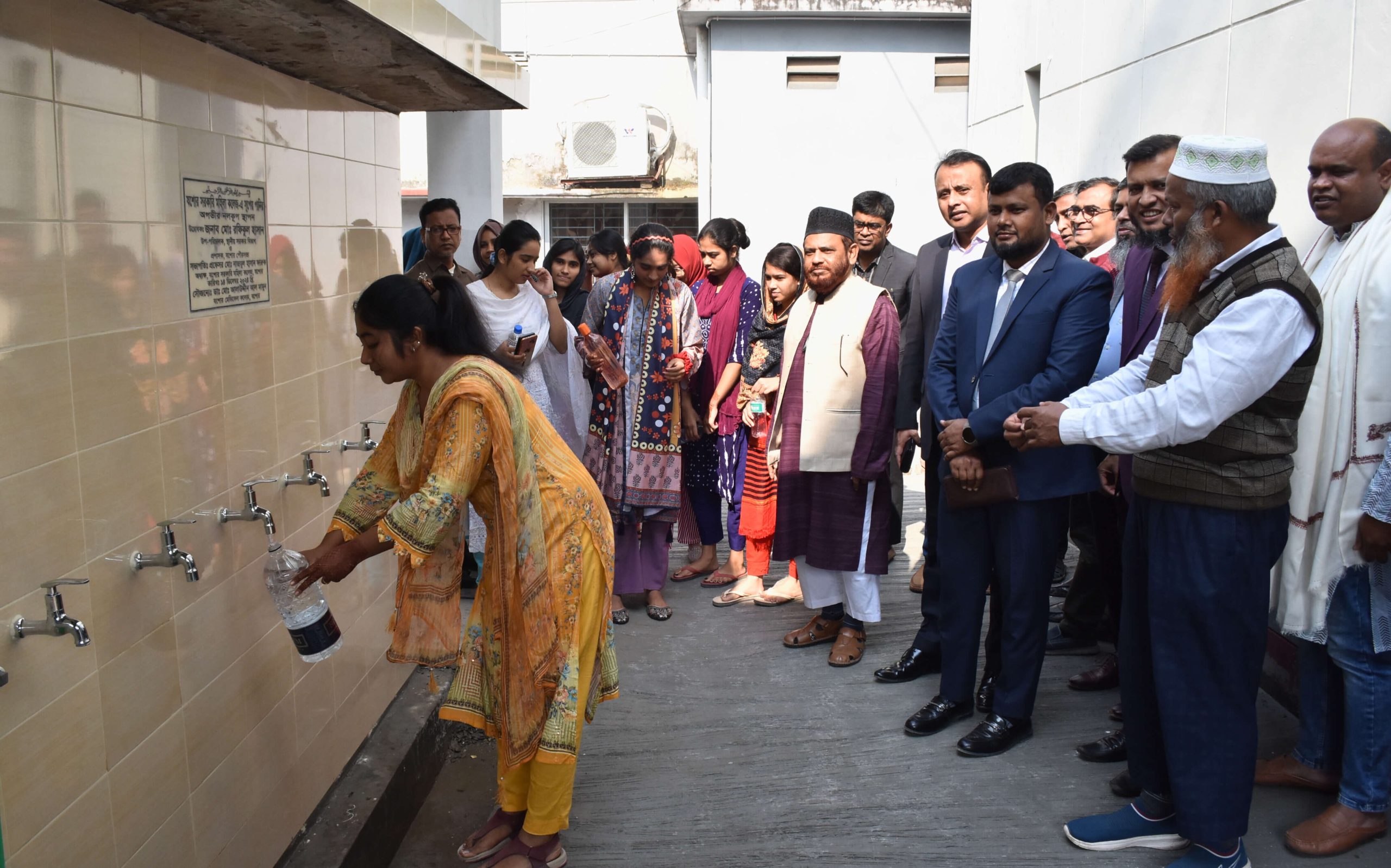 পানির কষ্ট কেটেছে যশোর সরকারি মহিলা কলেজের শিক্ষার্থীদের