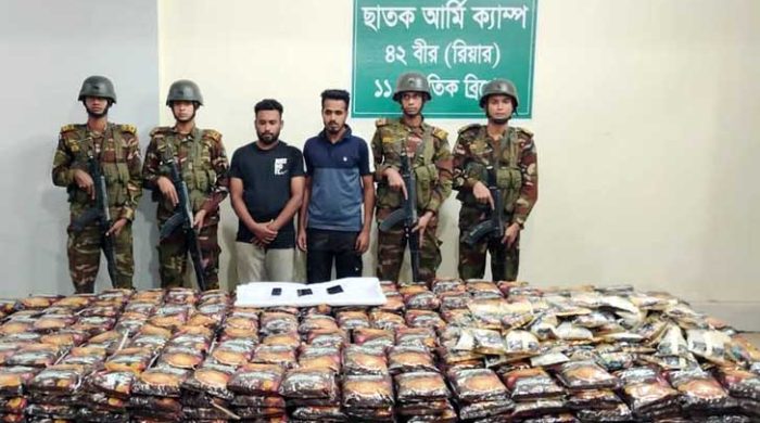 সেনাবাহিনীর অভিযানে ভারতীয় খাদ্য সামগ্রী জব্দ, দুই ছাত্রদল কর্মী গ্রেফতার