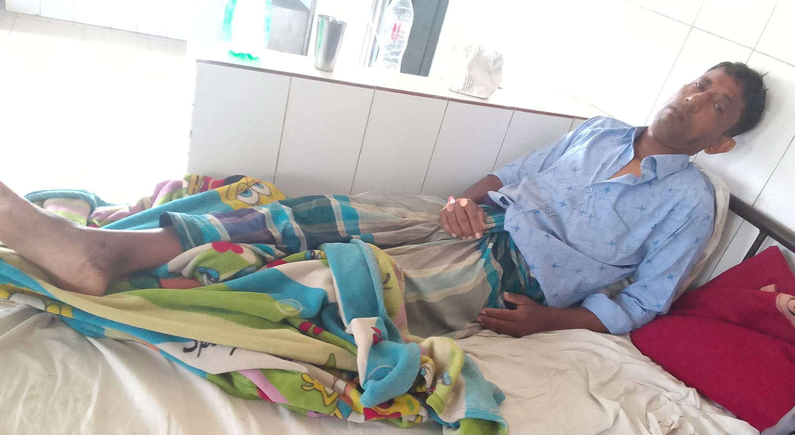 বাঘারপাড়ায় তুচ্ছা ঘটনাকে কেন্দ্র করে যুবকের ওপর সন্ত্রাসী হামলা
