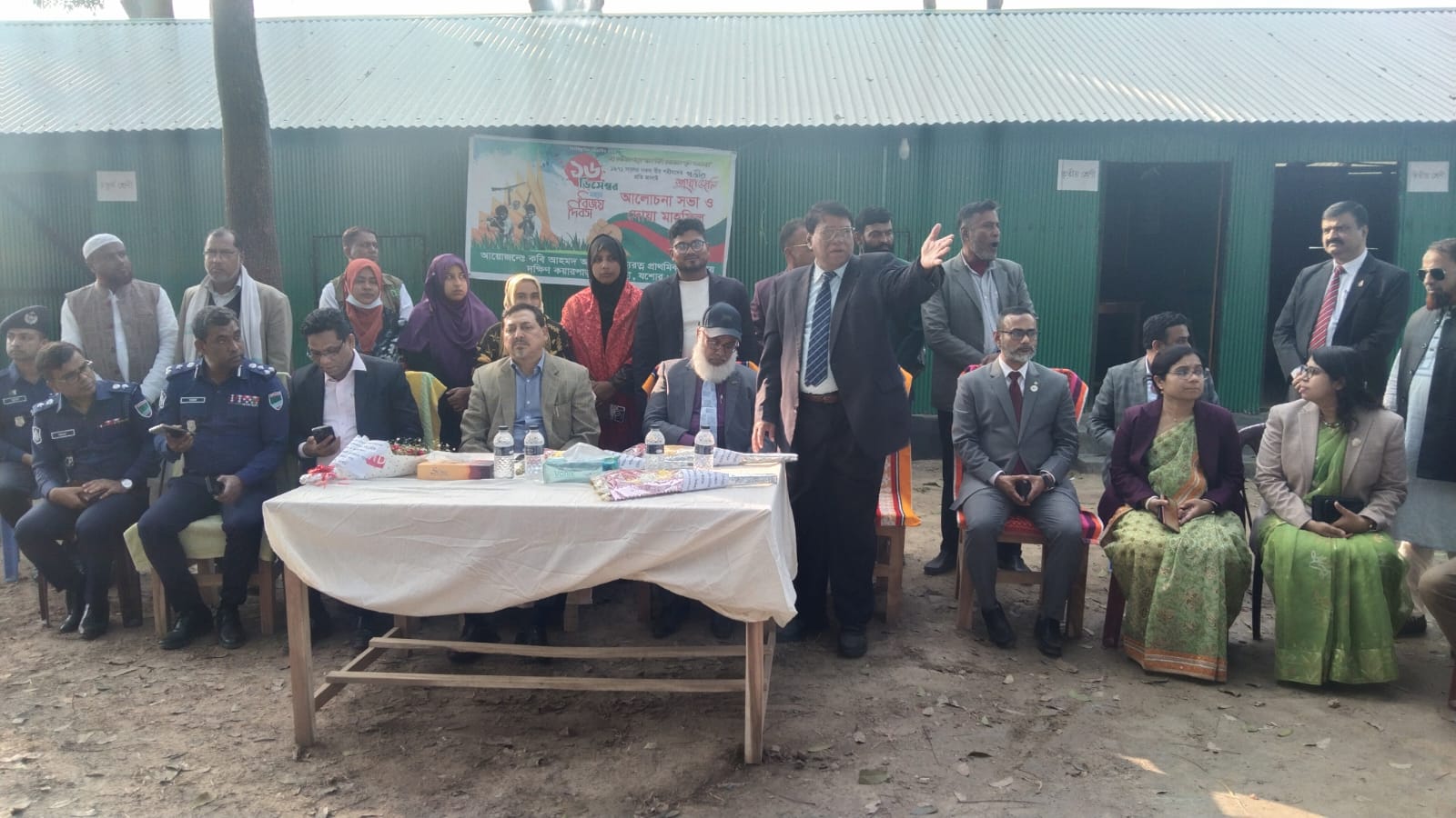 চৌগাছা কবি আহমদ আলী সাহিত্যরত্ন প্রাথমিক বিদ্যালয় পরিদর্শনে স্বরাষ্ট্র সিনিয়র সচিব ও মাদ্রাসা ও কারিগরি শিক্ষা বিভাগের সচিব