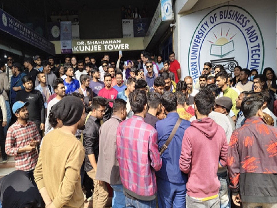 শিক্ষার্থীদের আন্দোলনের মুখে নর্দান ইউনিভার্সিটির সিওএ’র পদত্যাগ