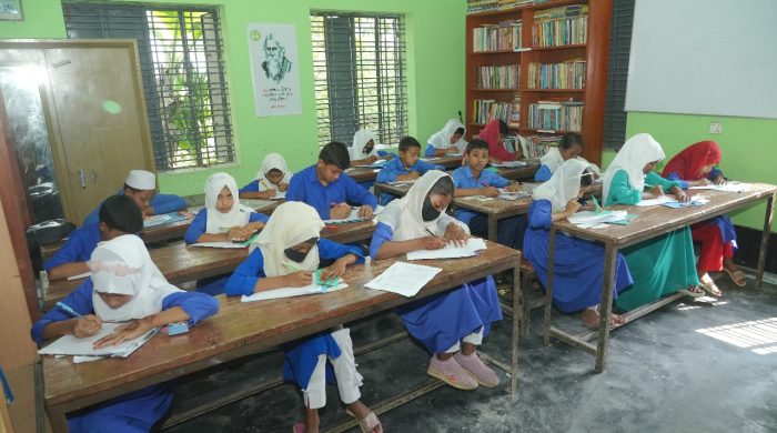 চৌগাছায় দরিদ্র ও মেধাবী শিক্ষার্থীদের শিক্ষাবৃত্তির লক্ষে মেধা যাচাই পরীক্ষা অনুষ্ঠিত